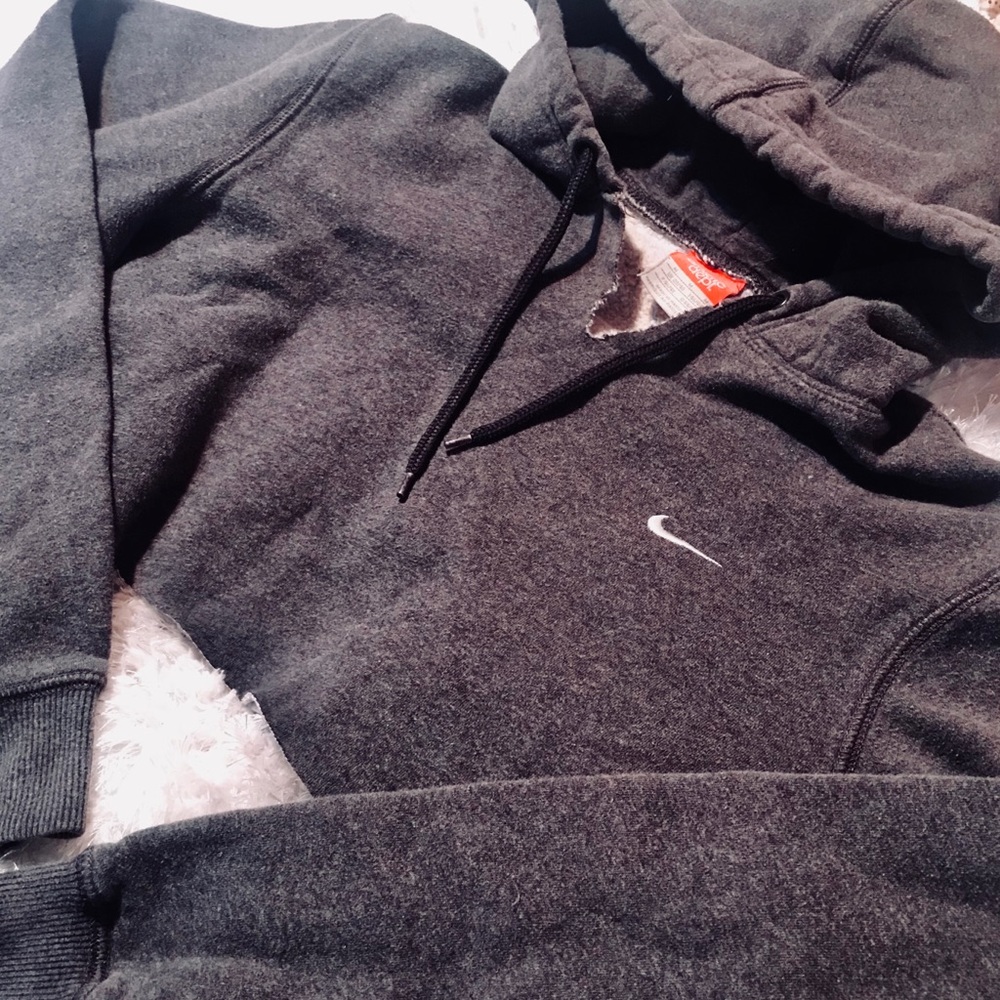 SOLD 💋 Nike women’s cropped hoodie s